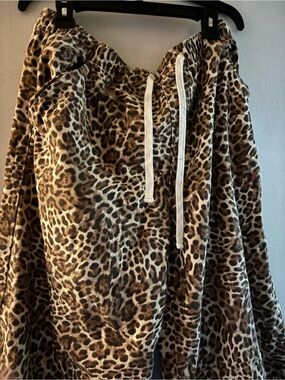 GAP Leopard-Print Barrel Jean